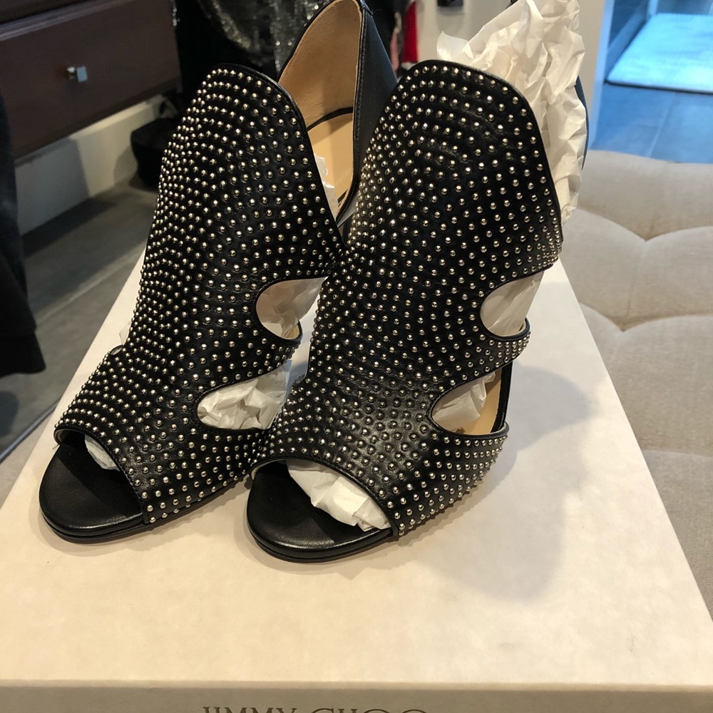 LN jimmy choo heals size 6